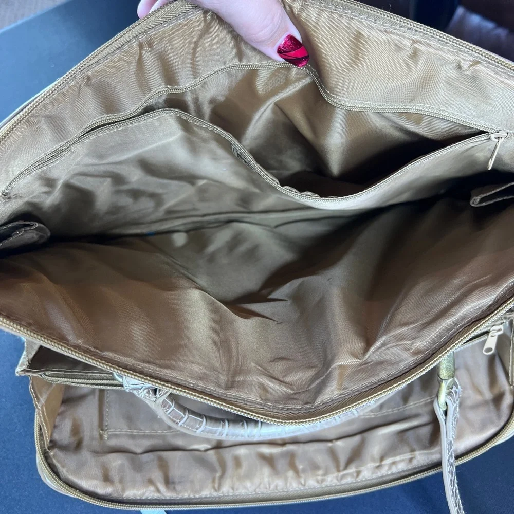 GAL Gold Faux Alligator Patent Leather Zipper Laptop/Computer Hand Bag/Purse EUC